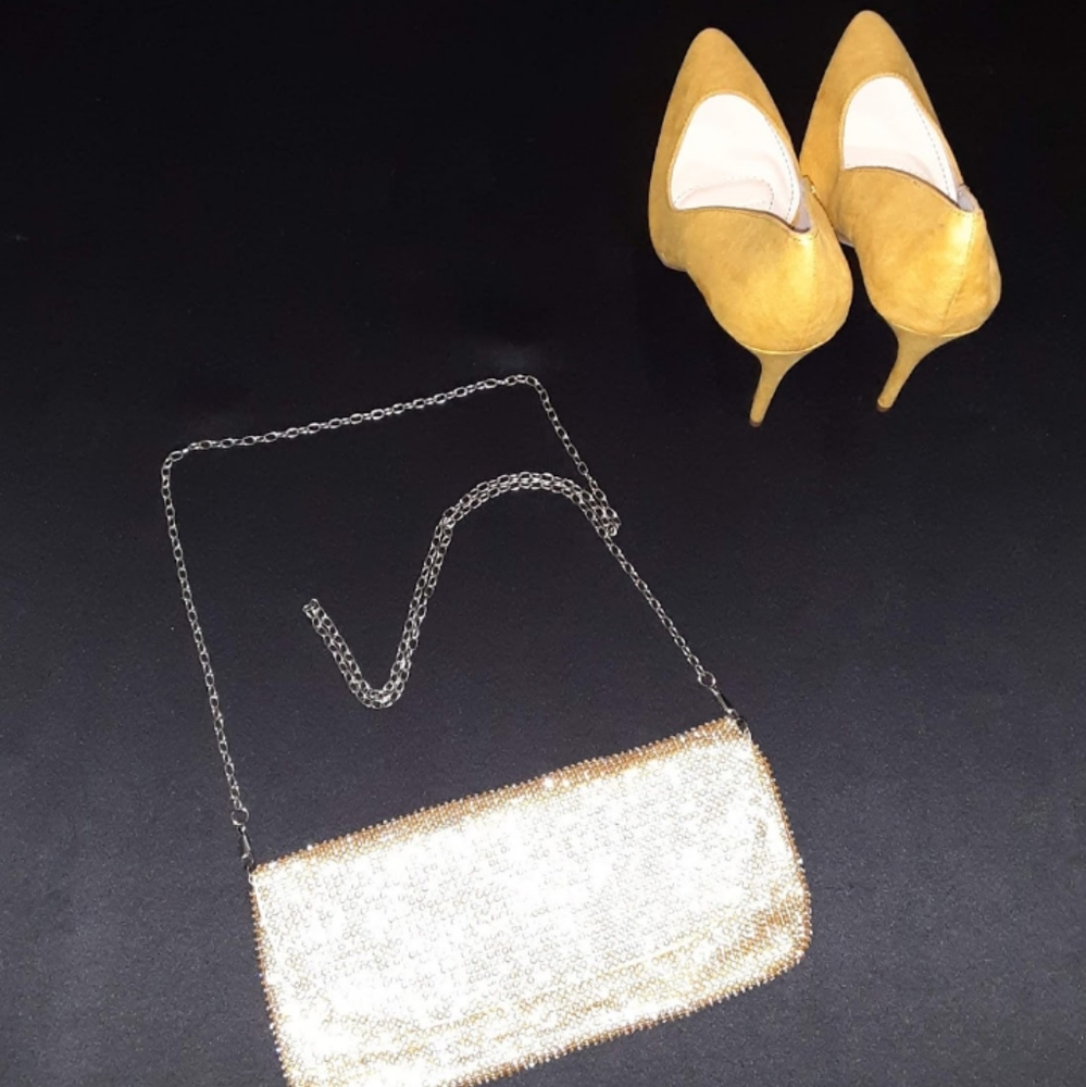 Women's bright yellow 4'inch heel with clutch purse